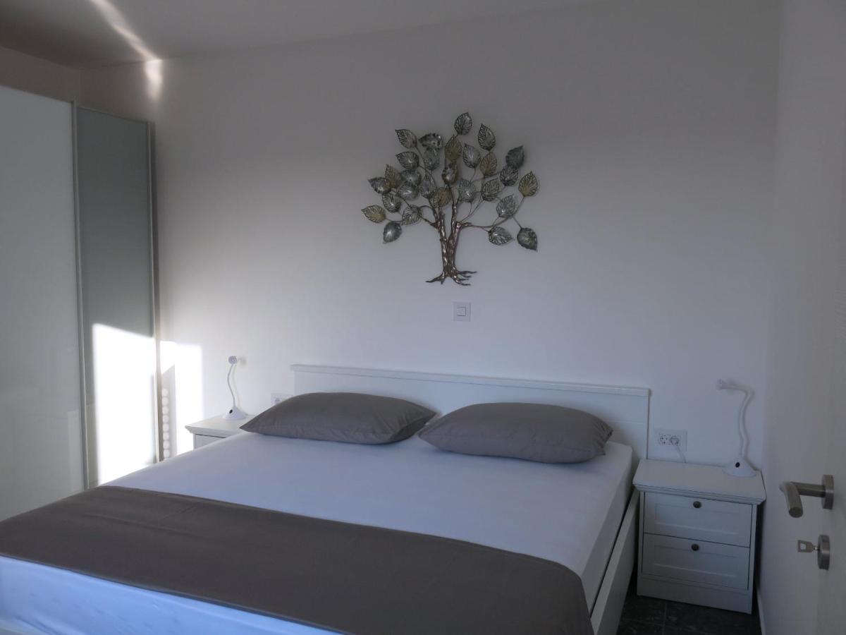 Apartments Rea Cres Luaran gambar