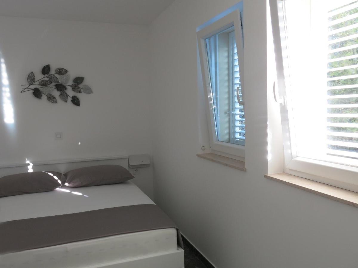 Apartments Rea Cres Luaran gambar
