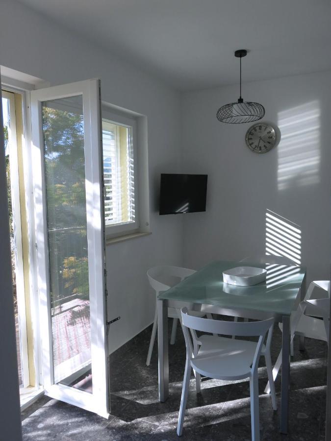 Apartments Rea Cres Luaran gambar