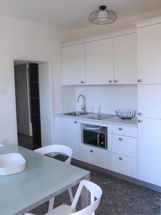 Apartments Rea Cres Luaran gambar