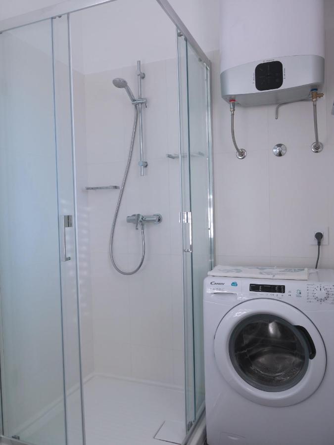 Apartments Rea Cres Luaran gambar