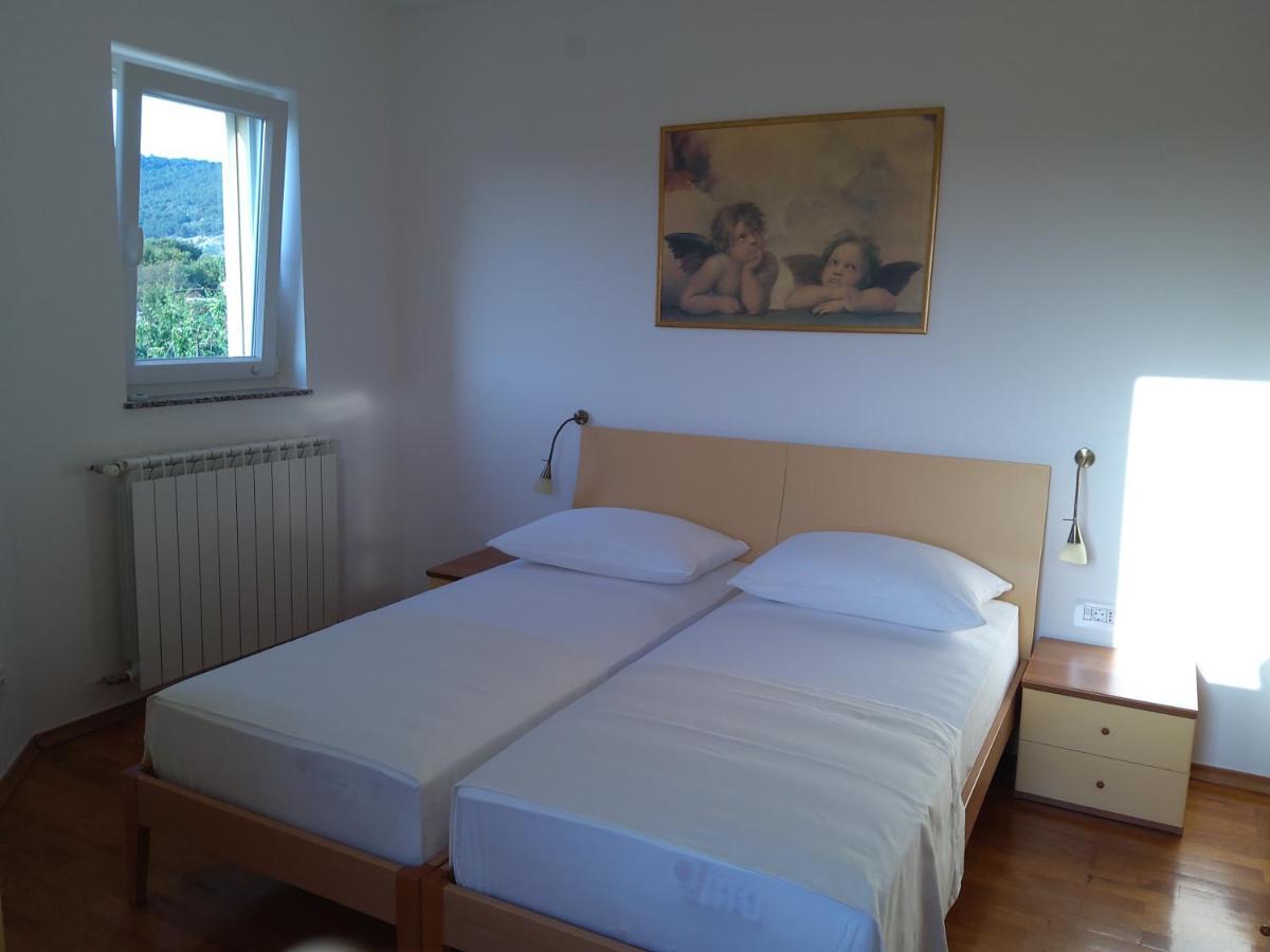 Apartments Rea Cres Luaran gambar